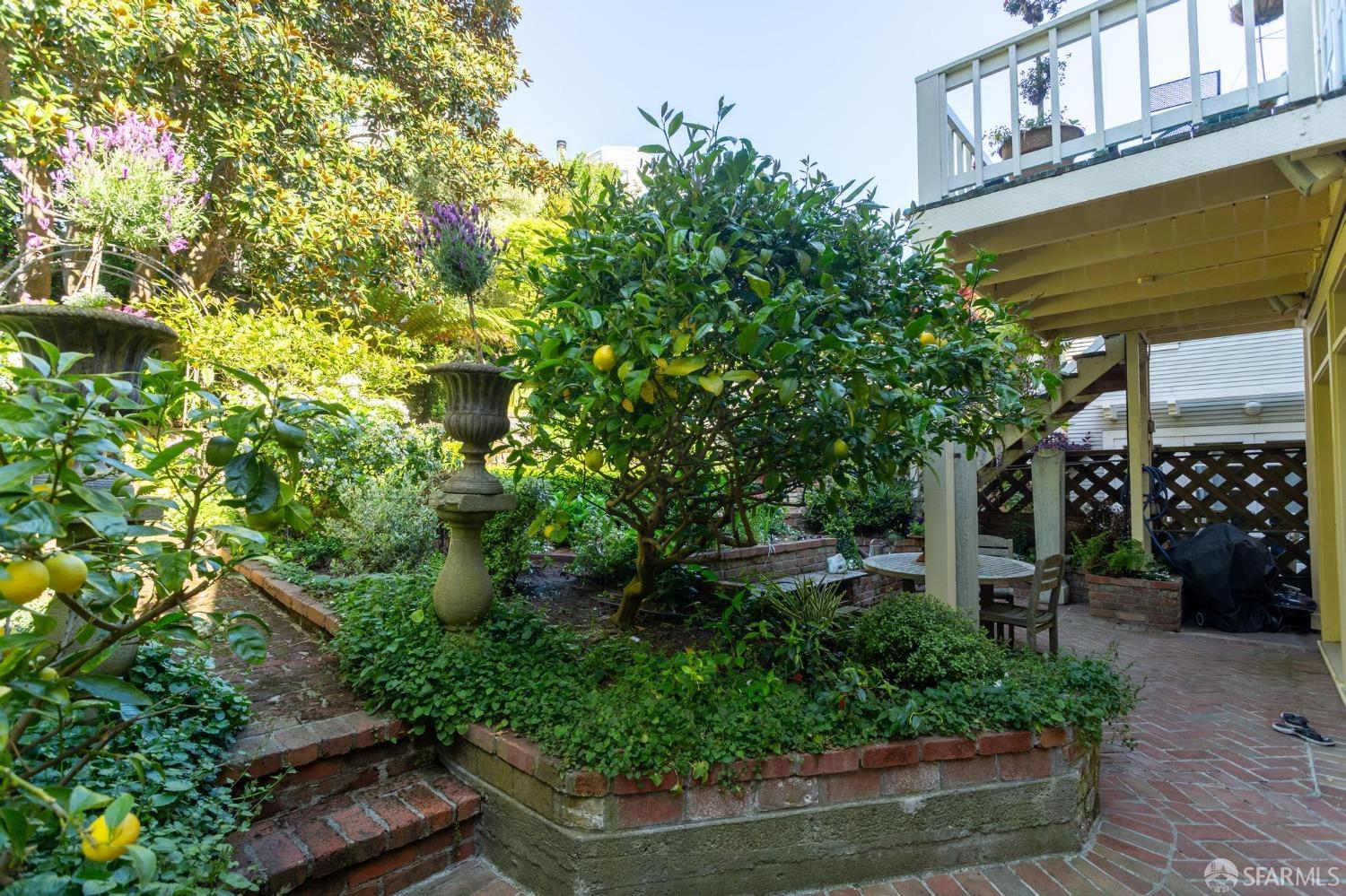 67 Divisadero Street