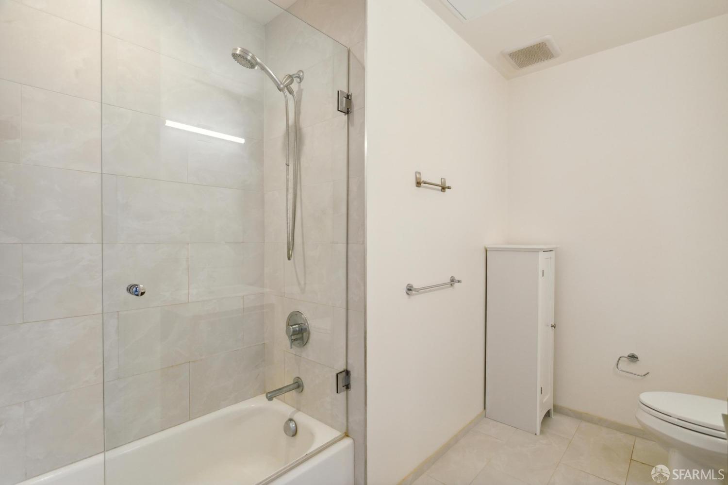 1433 Bush Street # 301