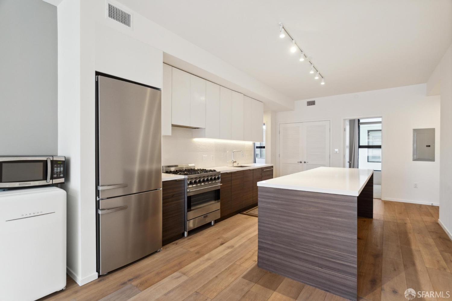 1433 Bush Street # 301