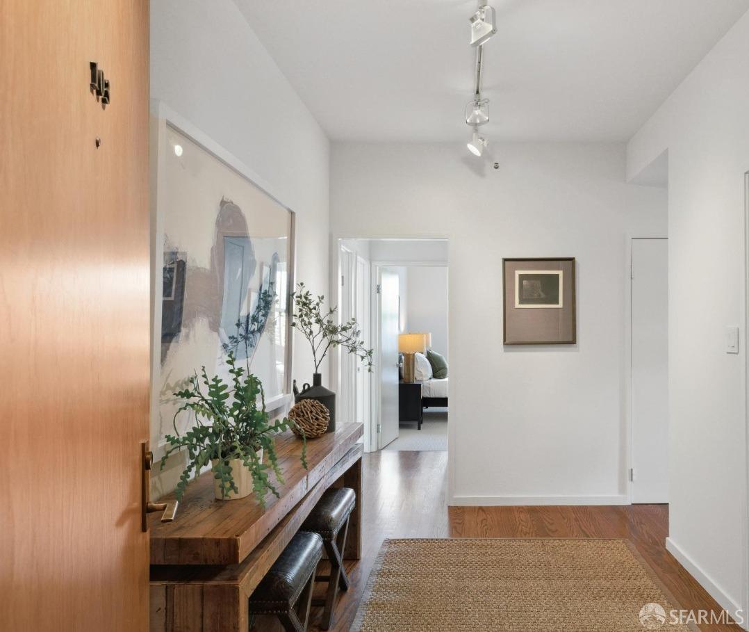 101 Lombard # 103E