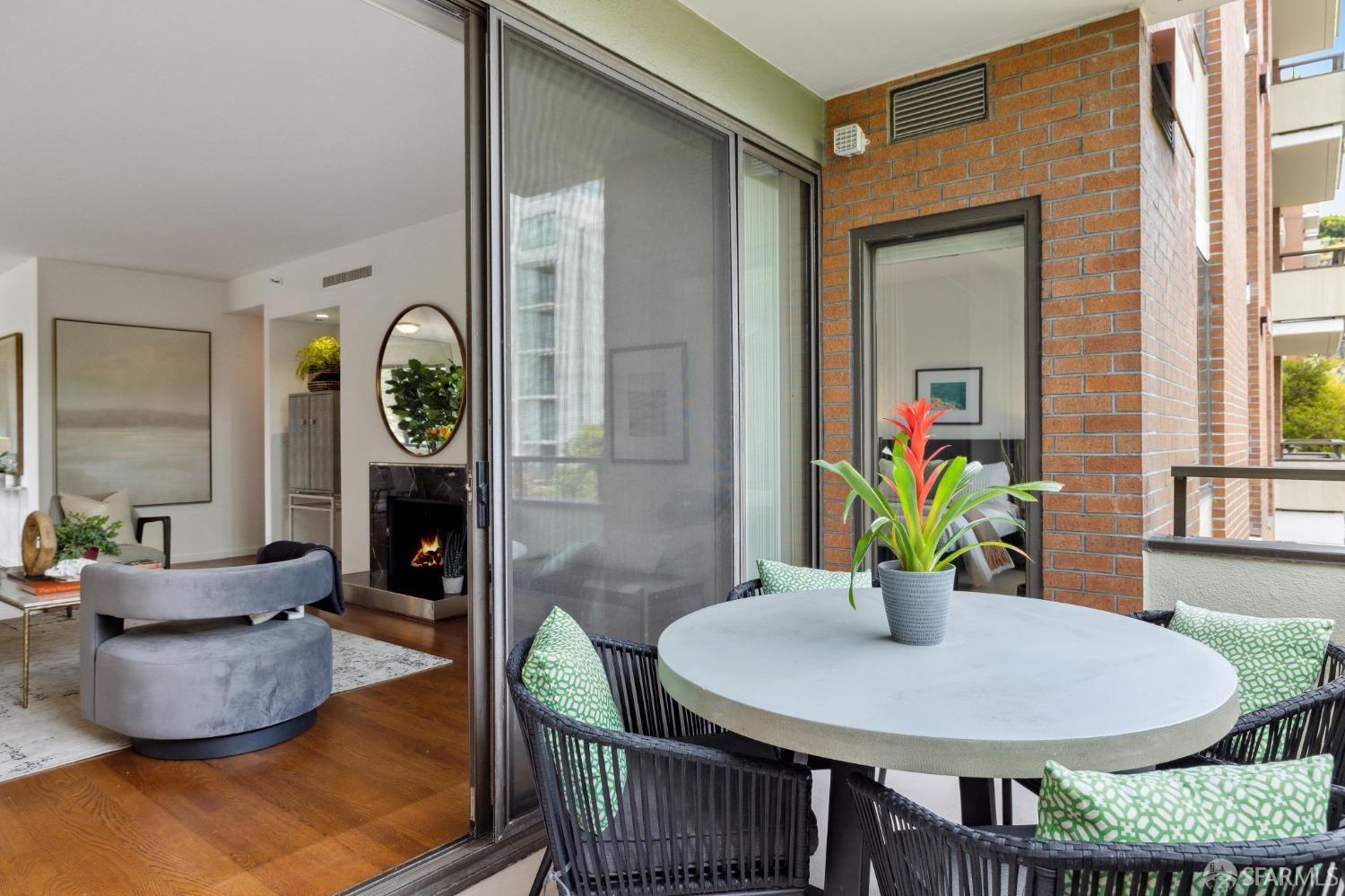 101 Lombard # 103E