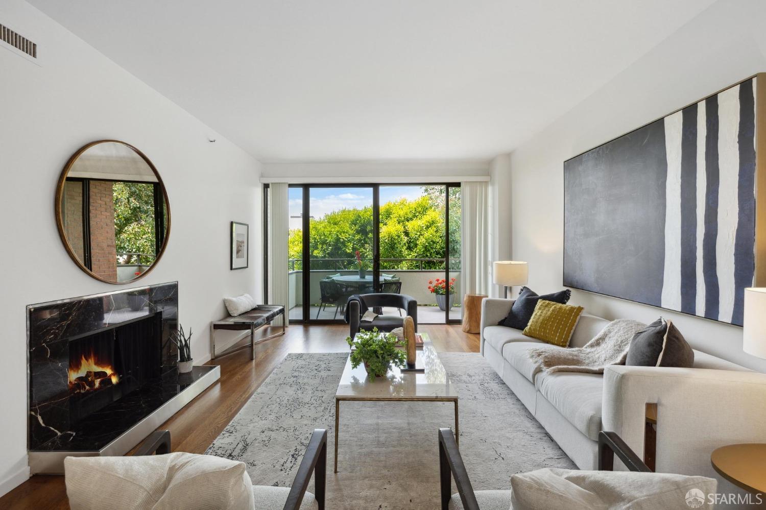 101 Lombard # 103E
