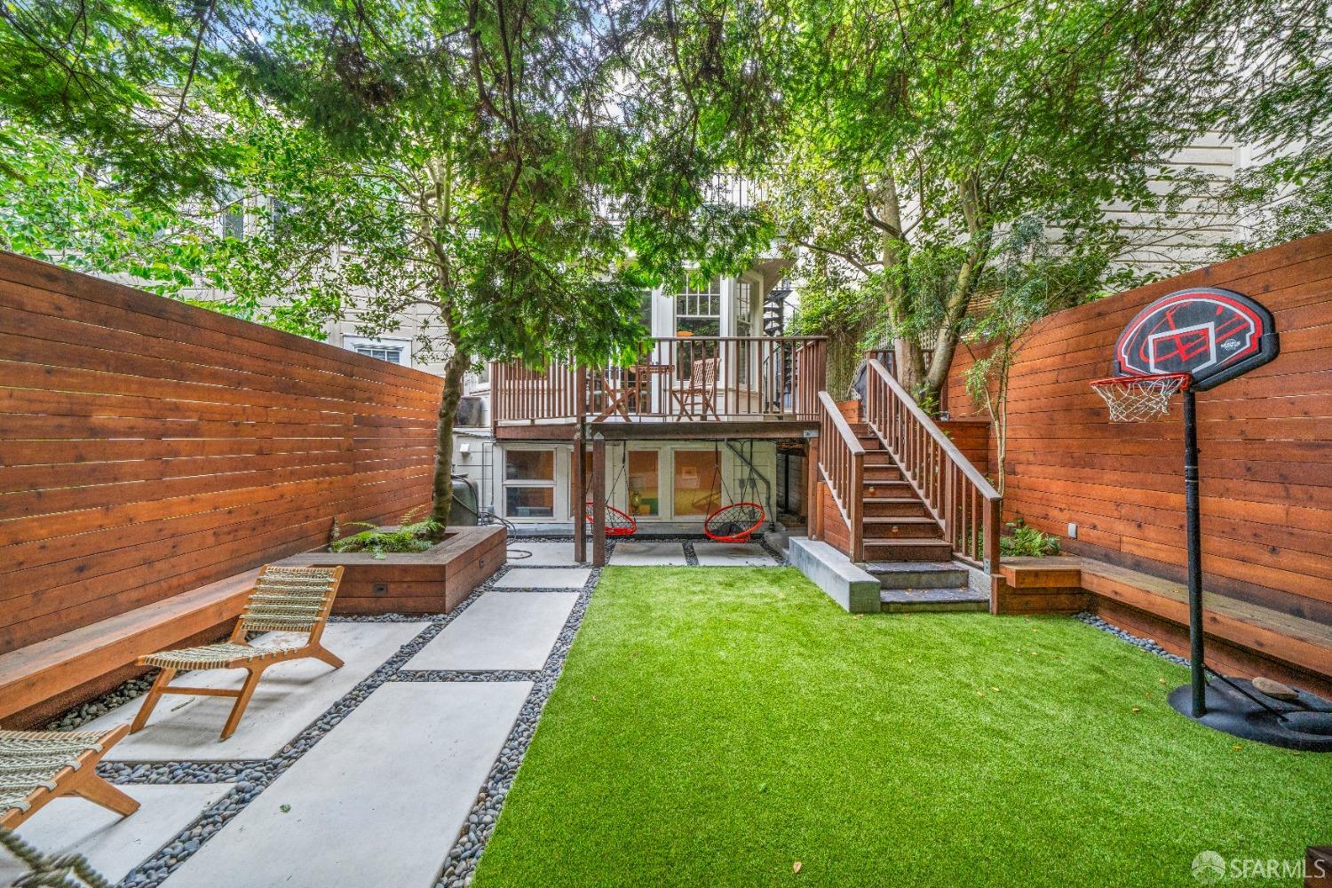 1915 Oak Street