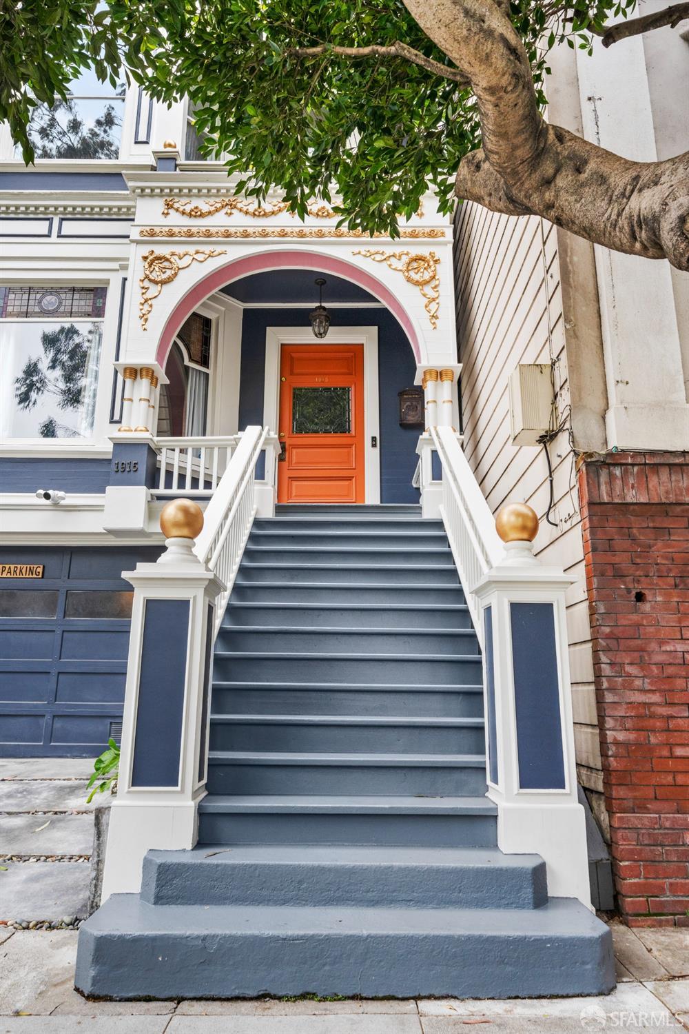 1915 Oak Street