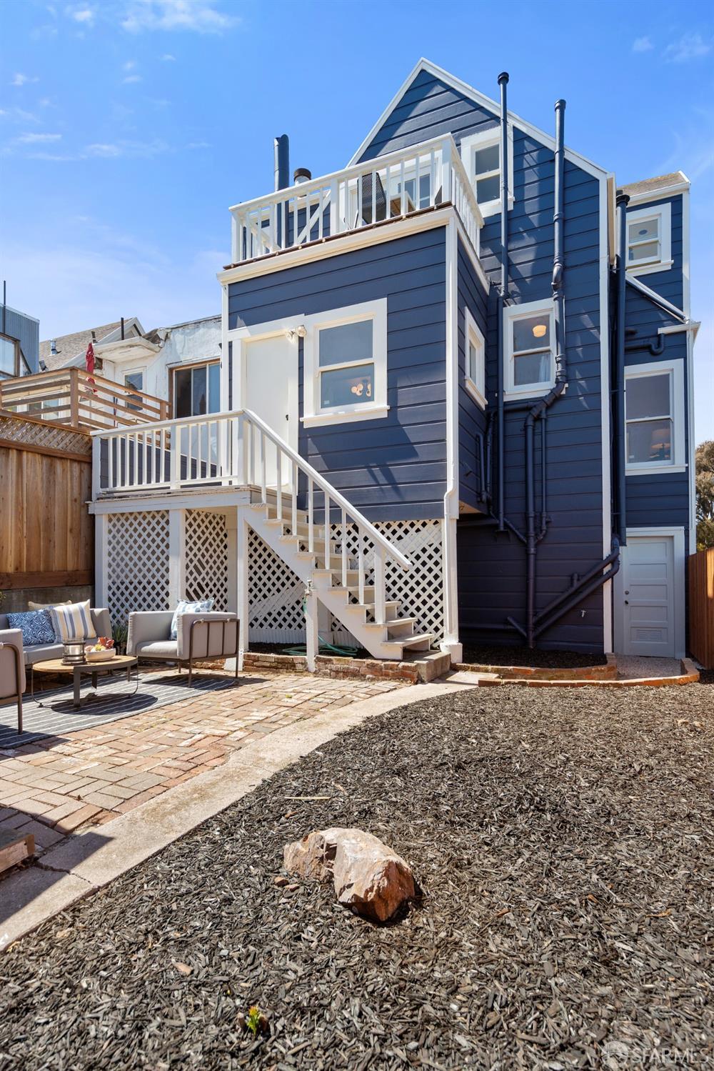 225 Kingston Street