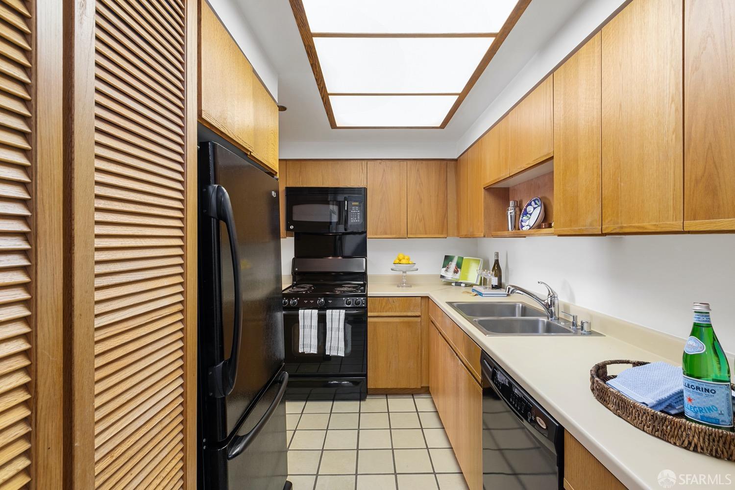 101 Lombard Street # 714W