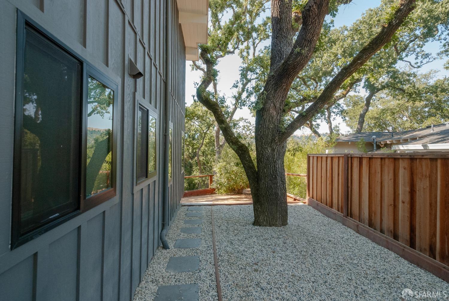 800 Mariposa Road