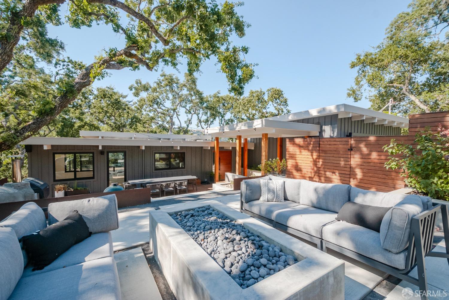 800 Mariposa Road