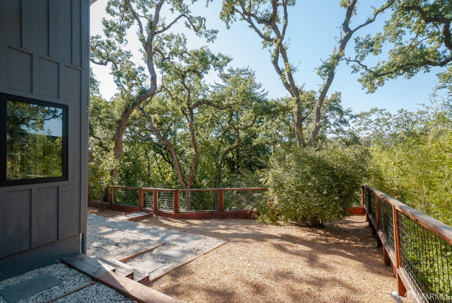800 Mariposa Road