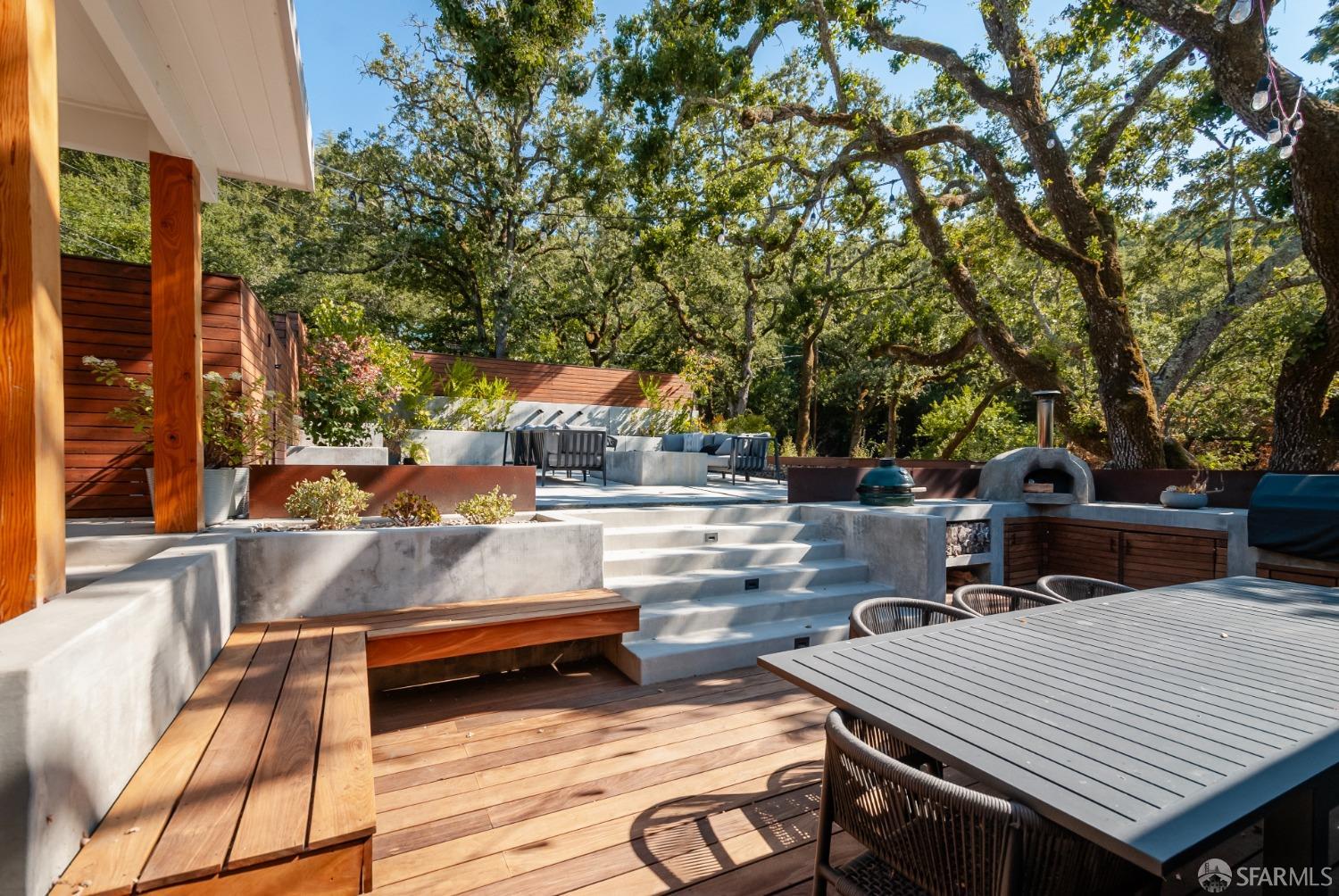 800 Mariposa Road