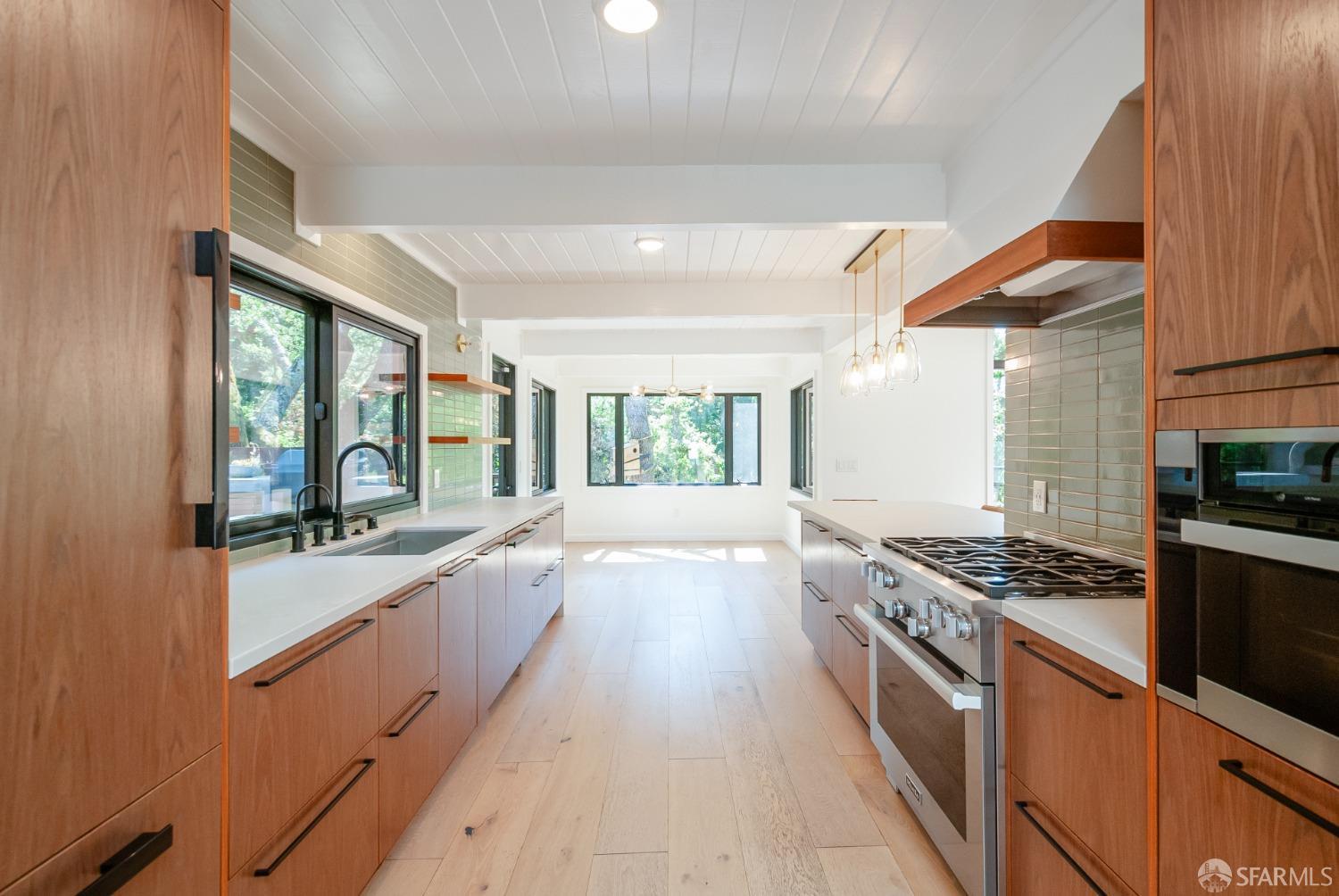 800 Mariposa Road