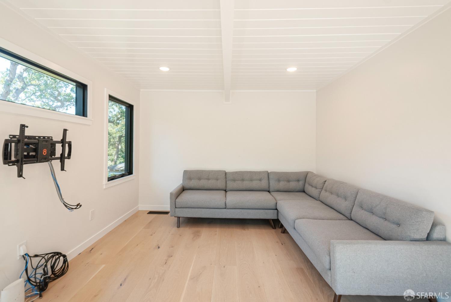 800 Mariposa Road