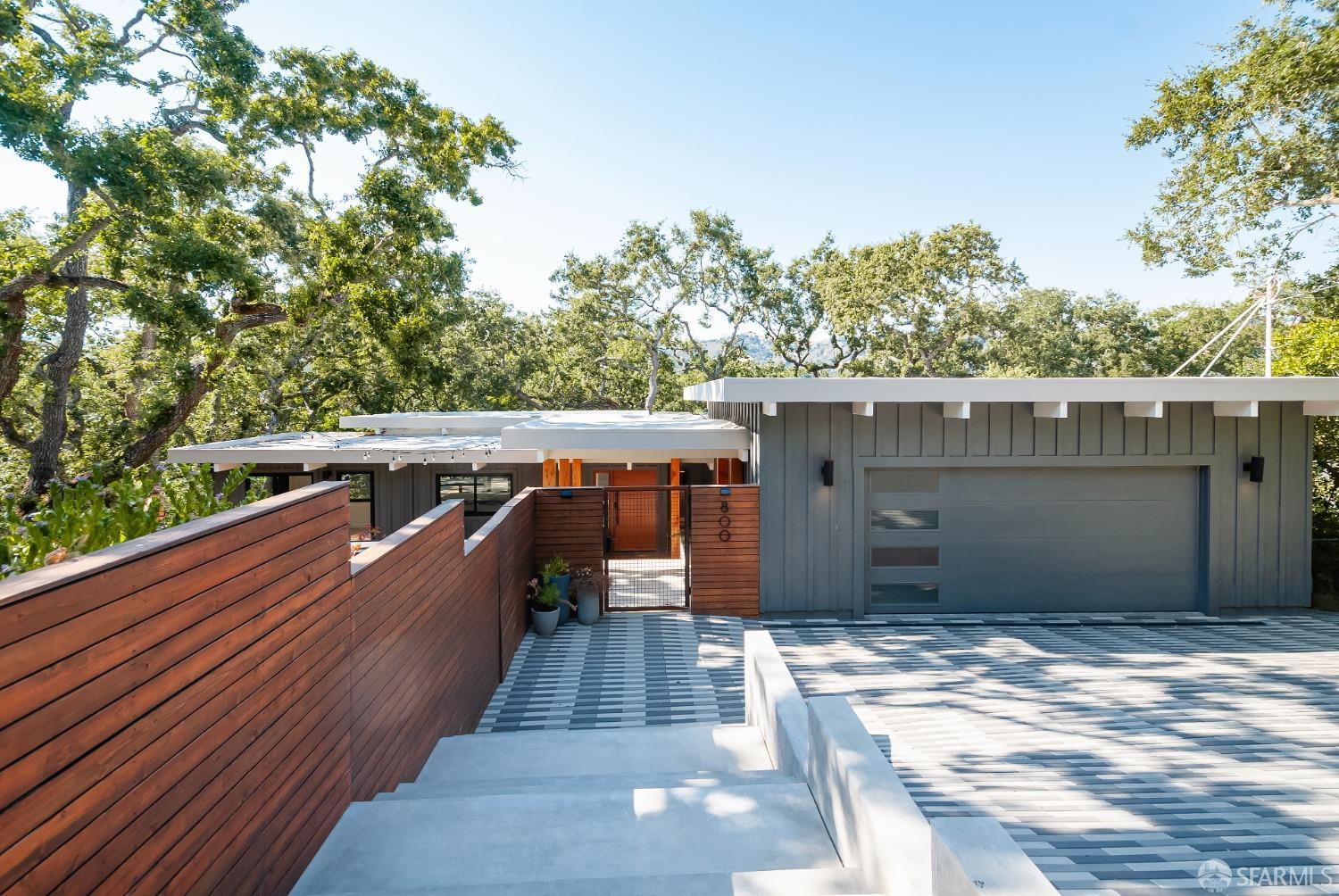 800 Mariposa Road