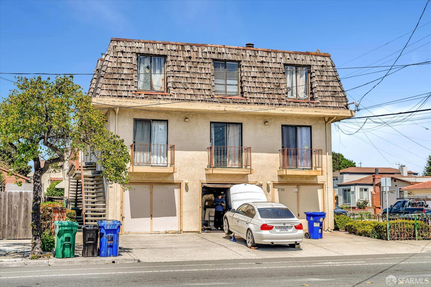 2729 Barrett Avenue