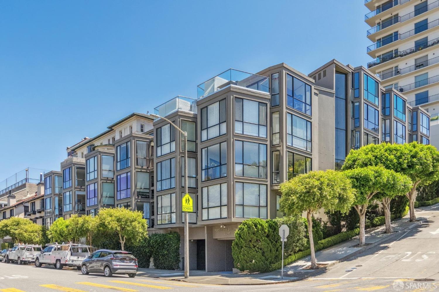 2295 Vallejo Street # 404