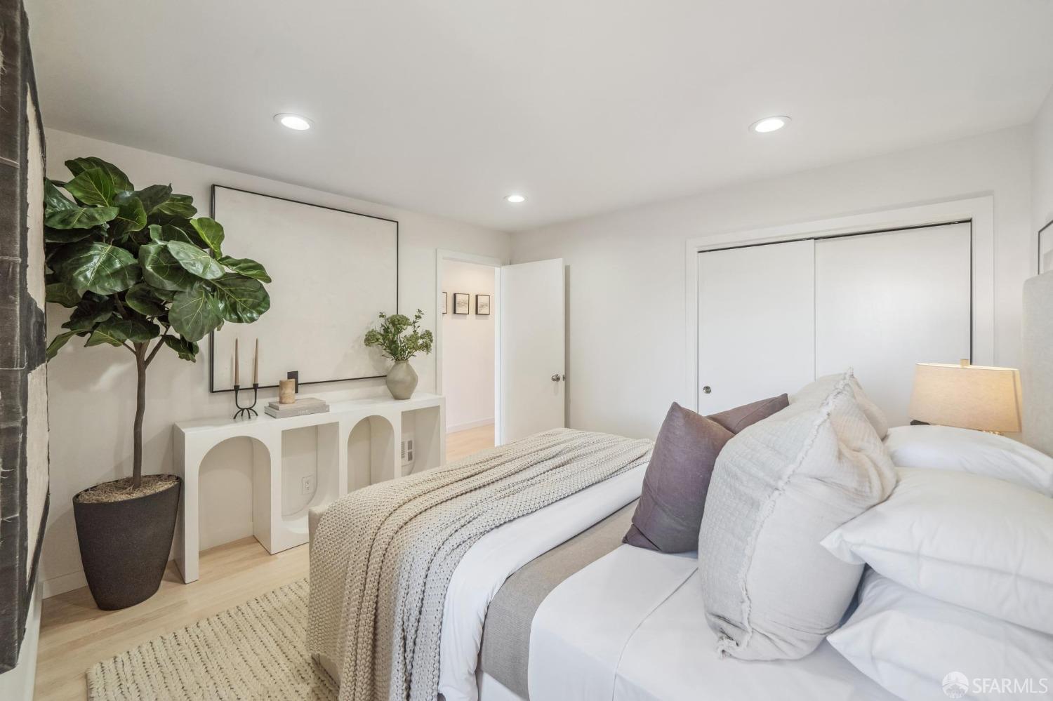 2295 Vallejo Street # 404