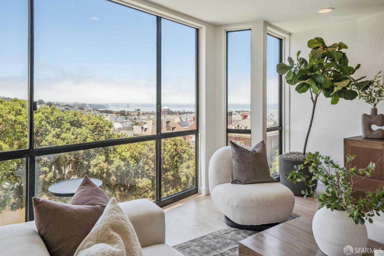 2295 Vallejo Street # 404