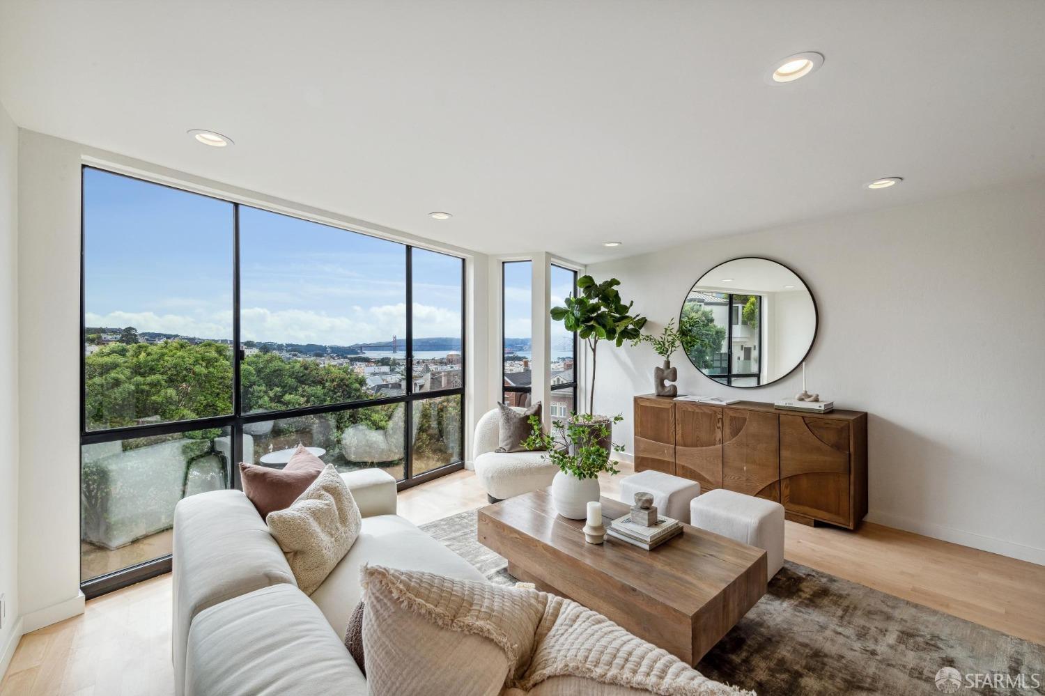 2295 Vallejo Street # 404