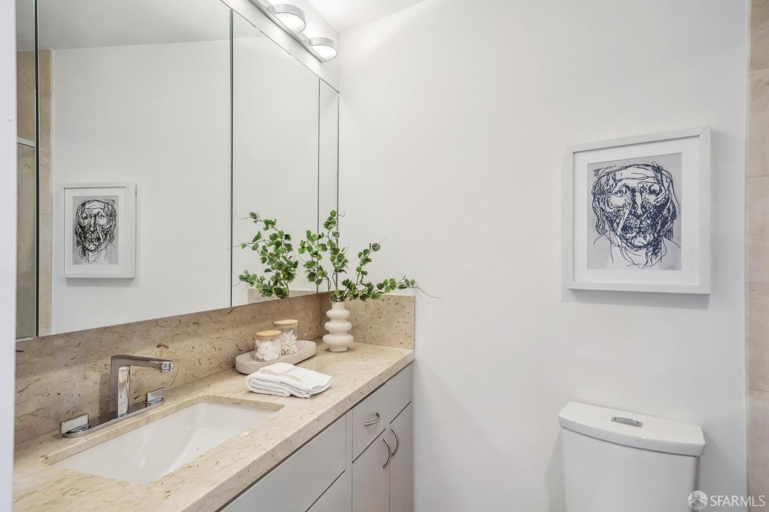 2295 Vallejo Street # 404