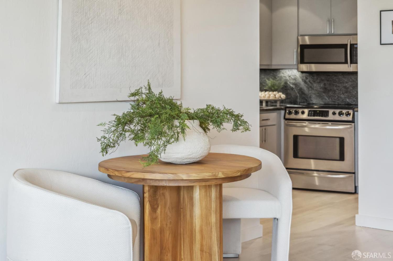 2295 Vallejo Street # 404