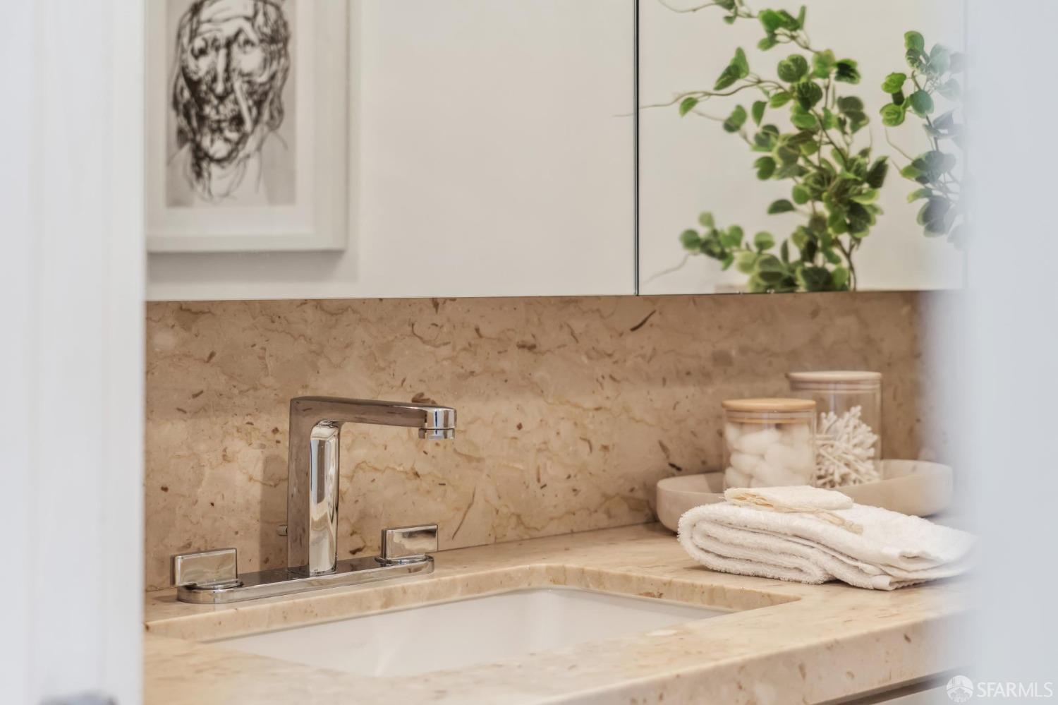 2295 Vallejo Street # 404