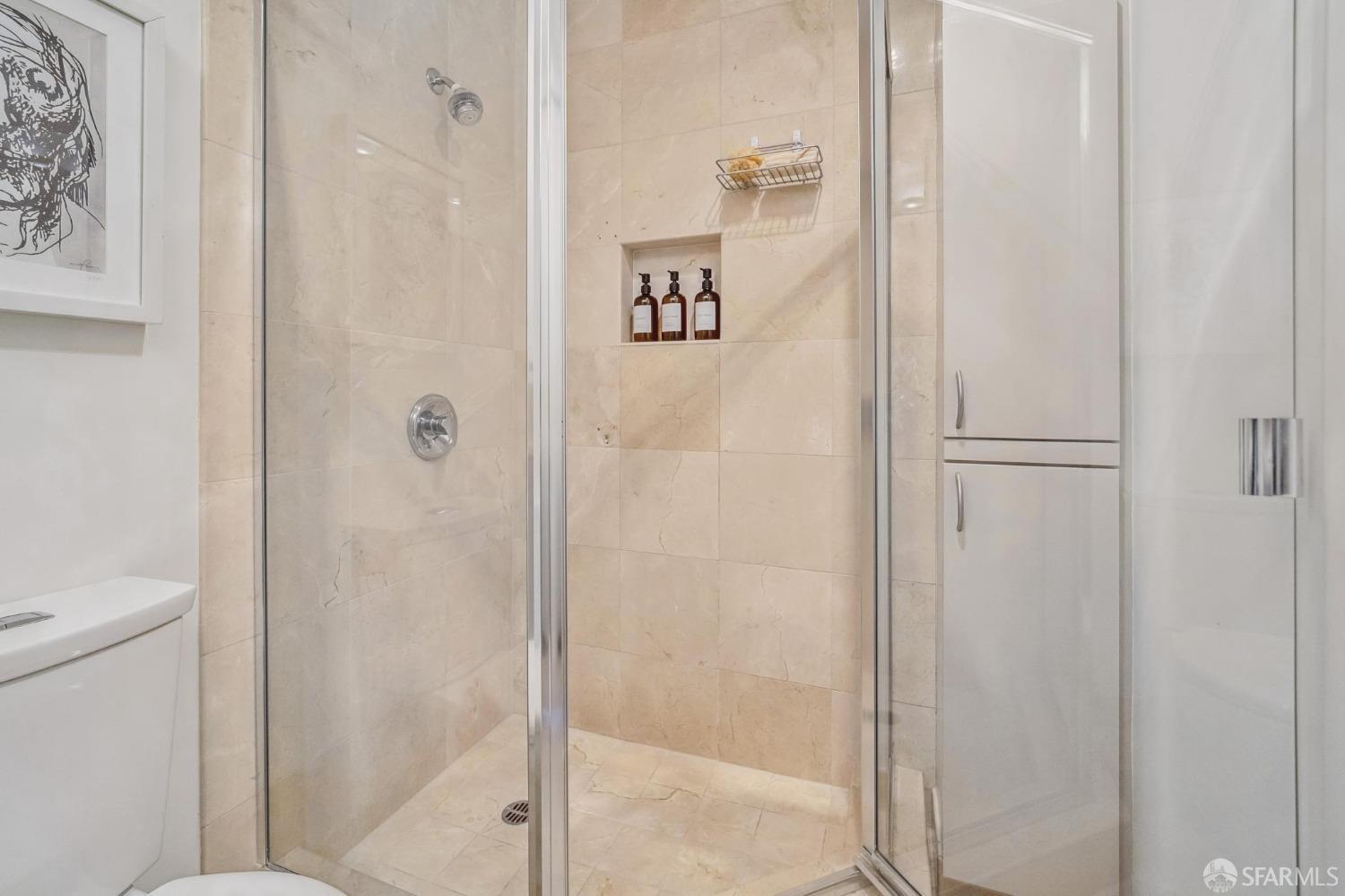 2295 Vallejo Street # 404