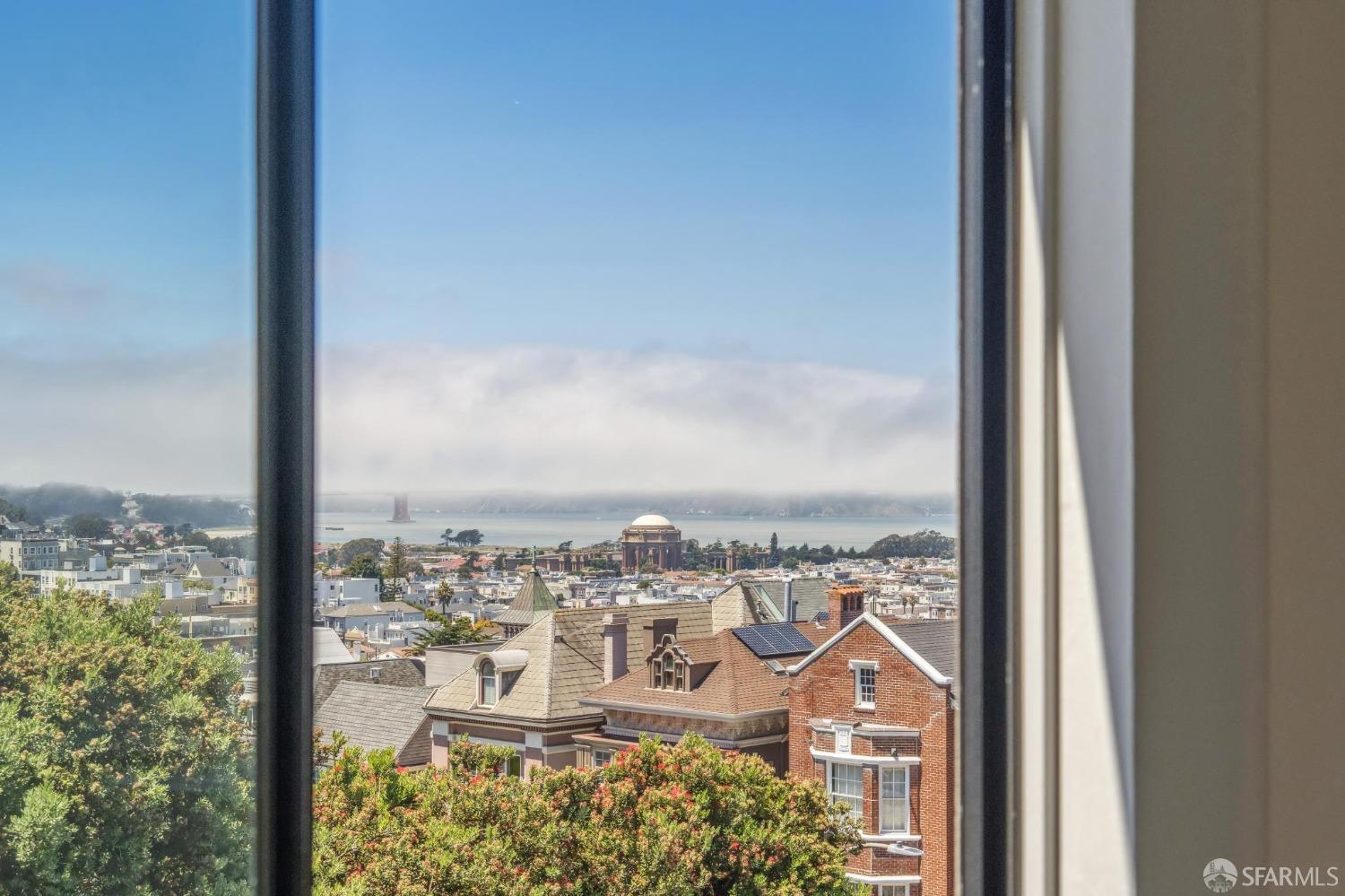 2295 Vallejo Street # 404