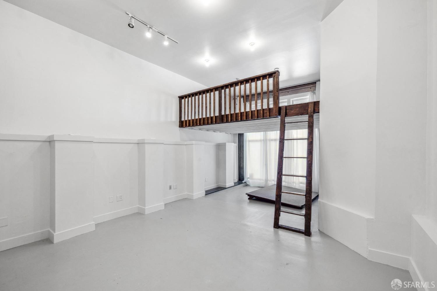 391-393 30th Street