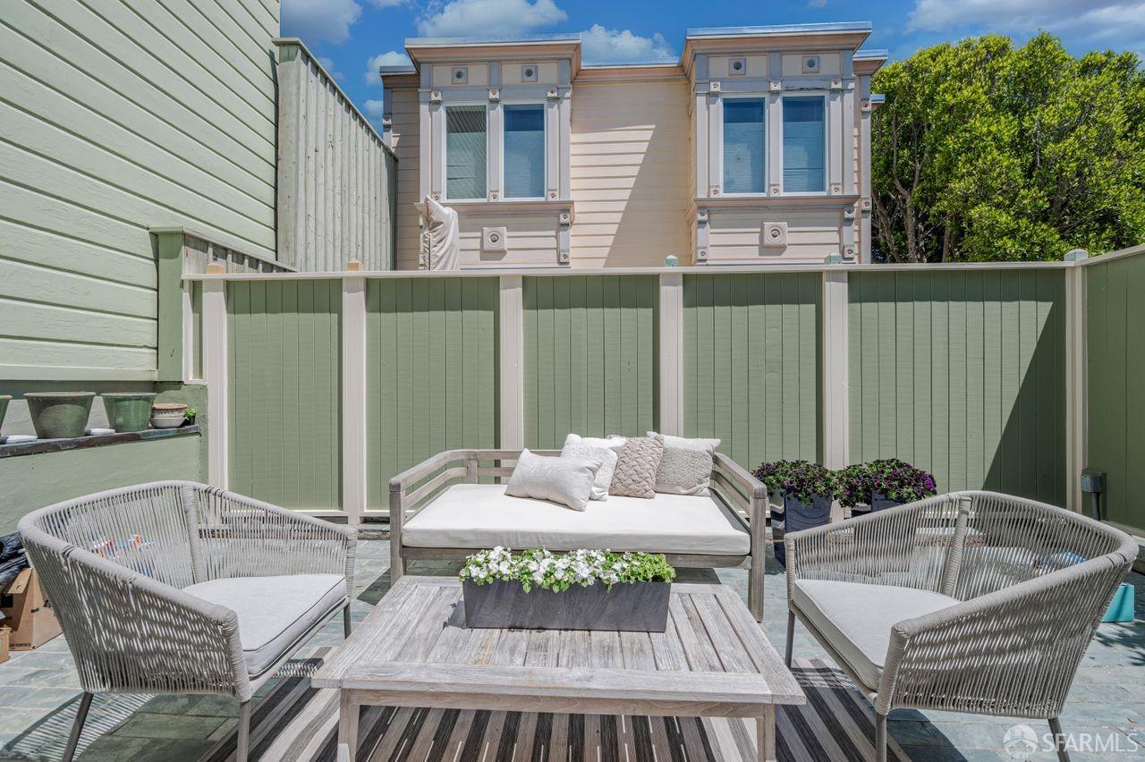 949 Sanchez Street
