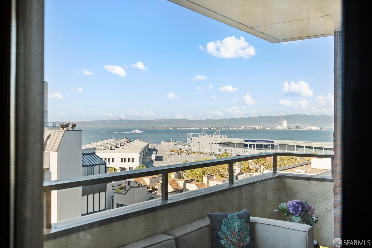101 Lombard Street # 604w