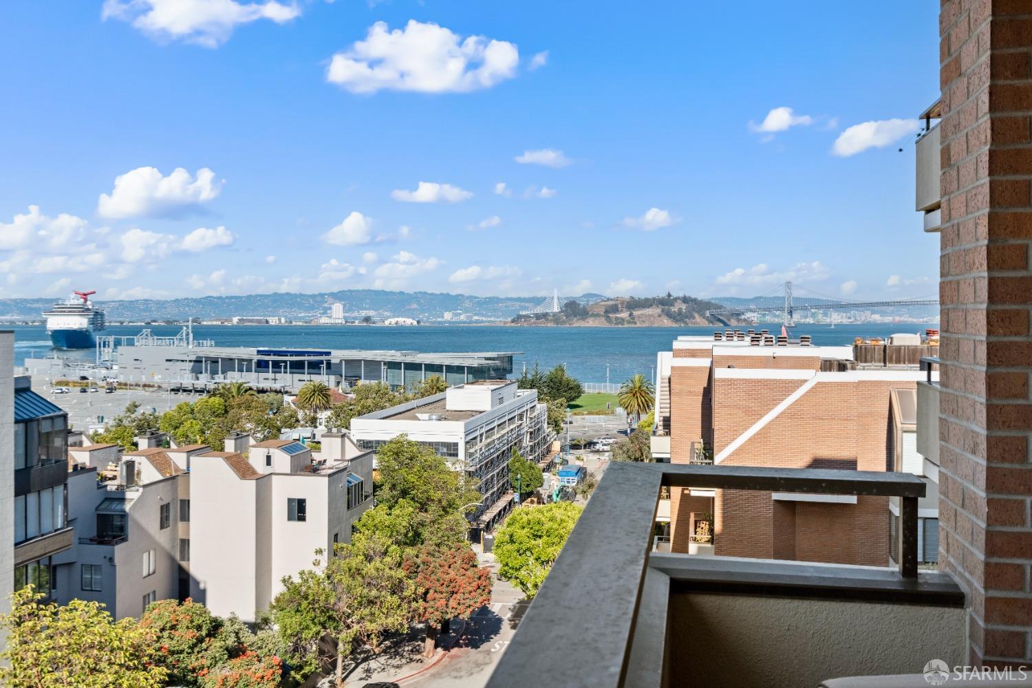 101 Lombard Street # 604w
