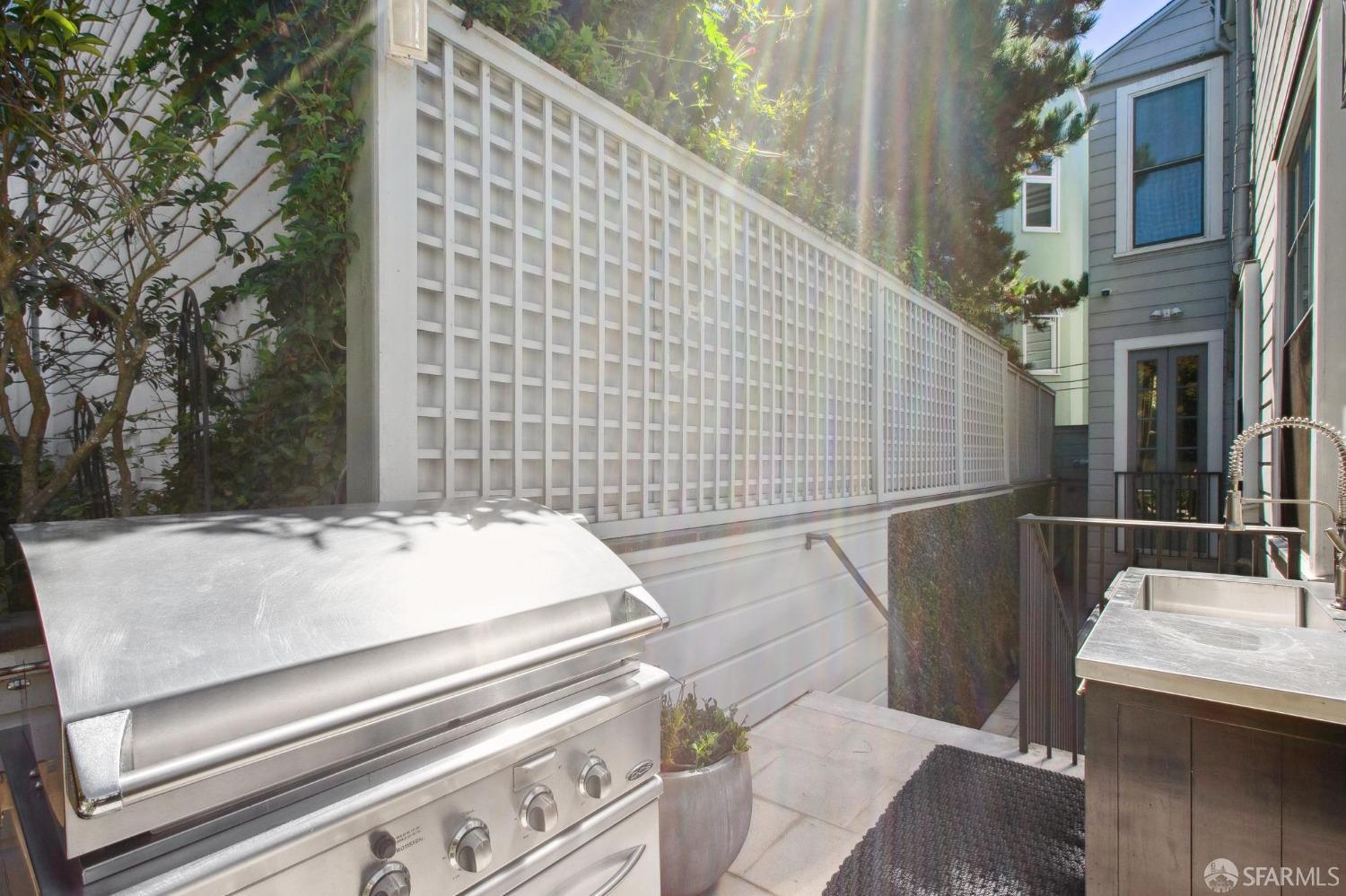 2422 Clay Street