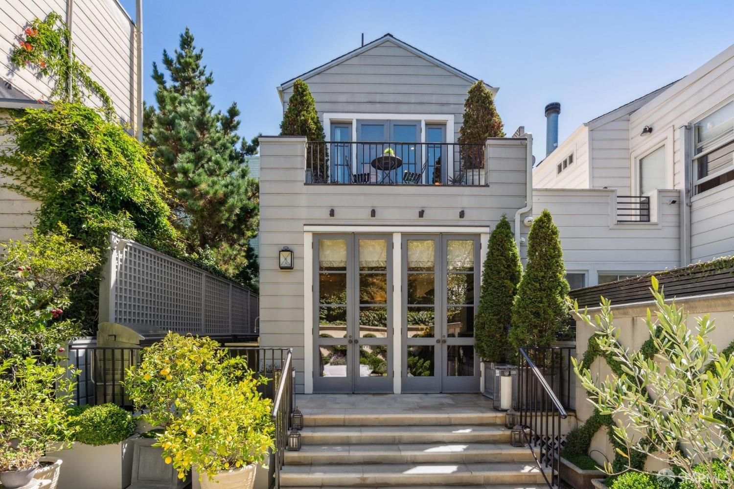 2422 Clay Street