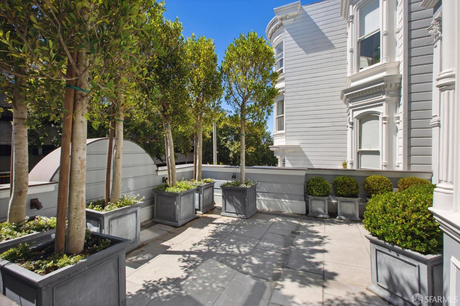2422 Clay Street