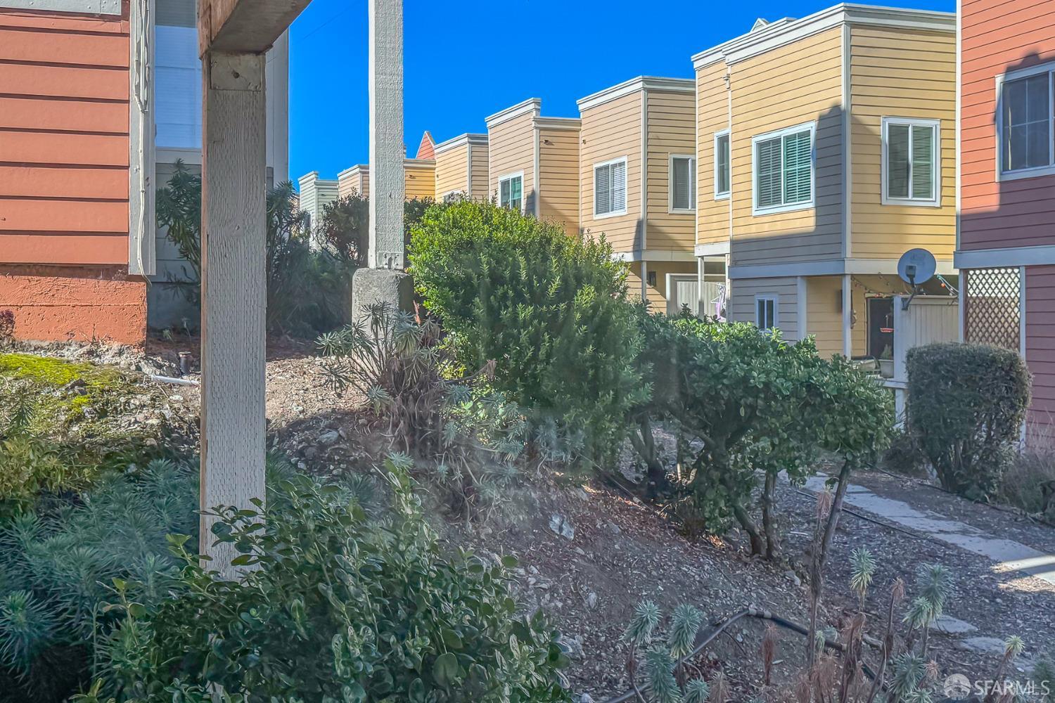 118 Jerrold Avenue