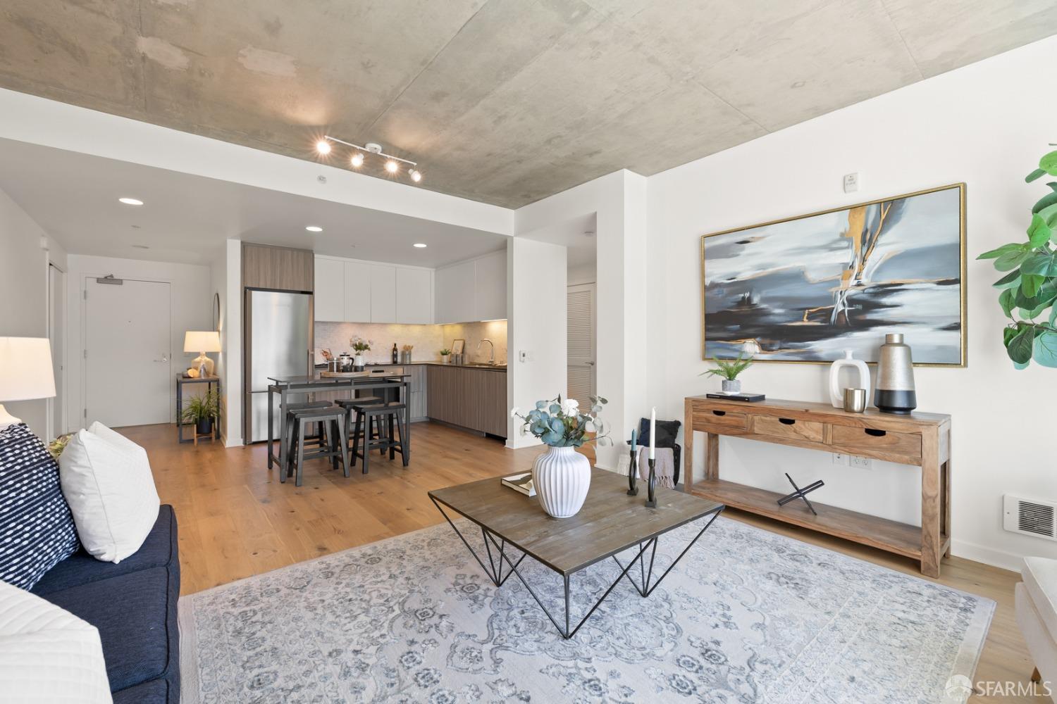 45 Bartlett Street # 318