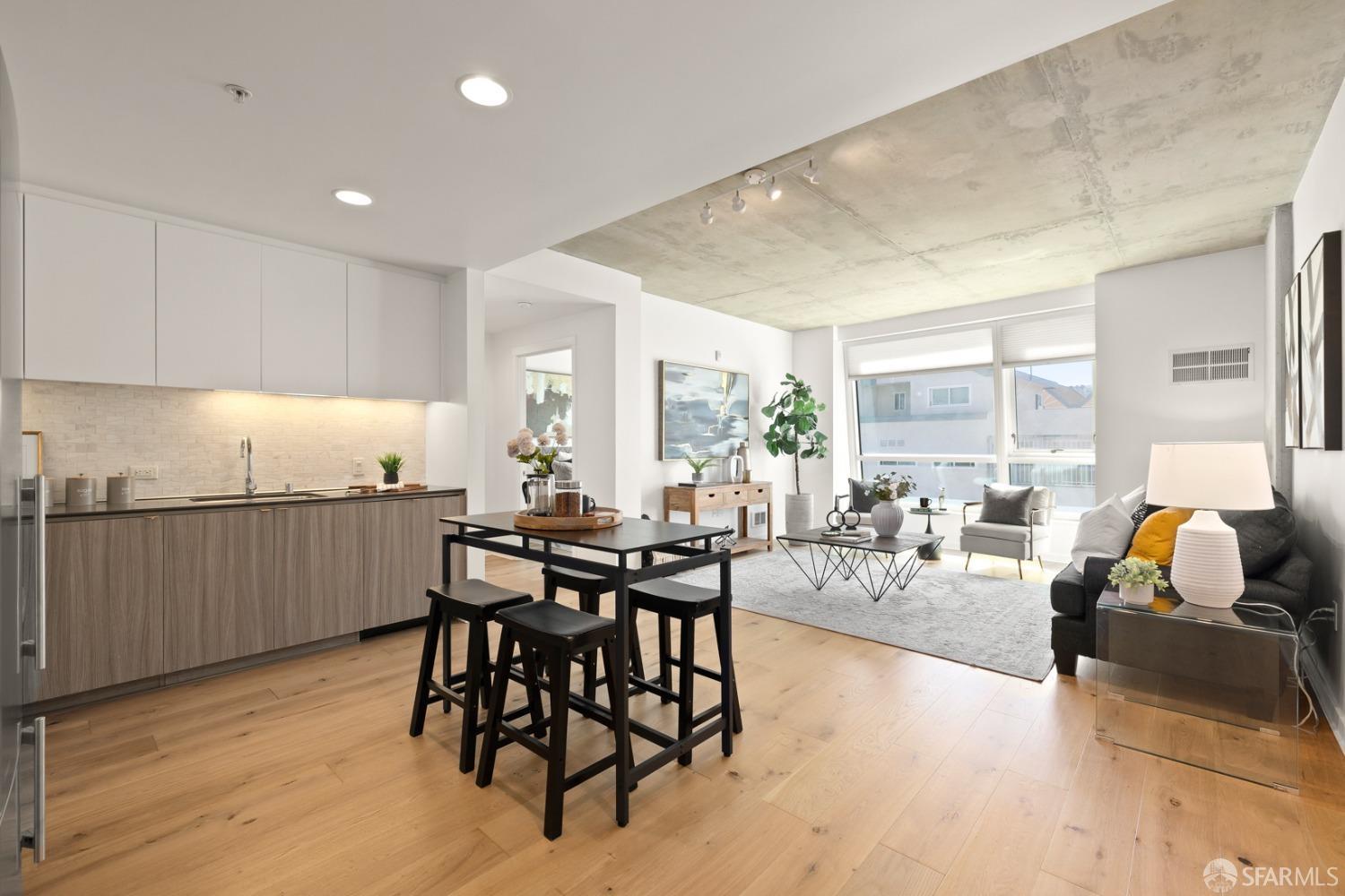 45 Bartlett Street # 318