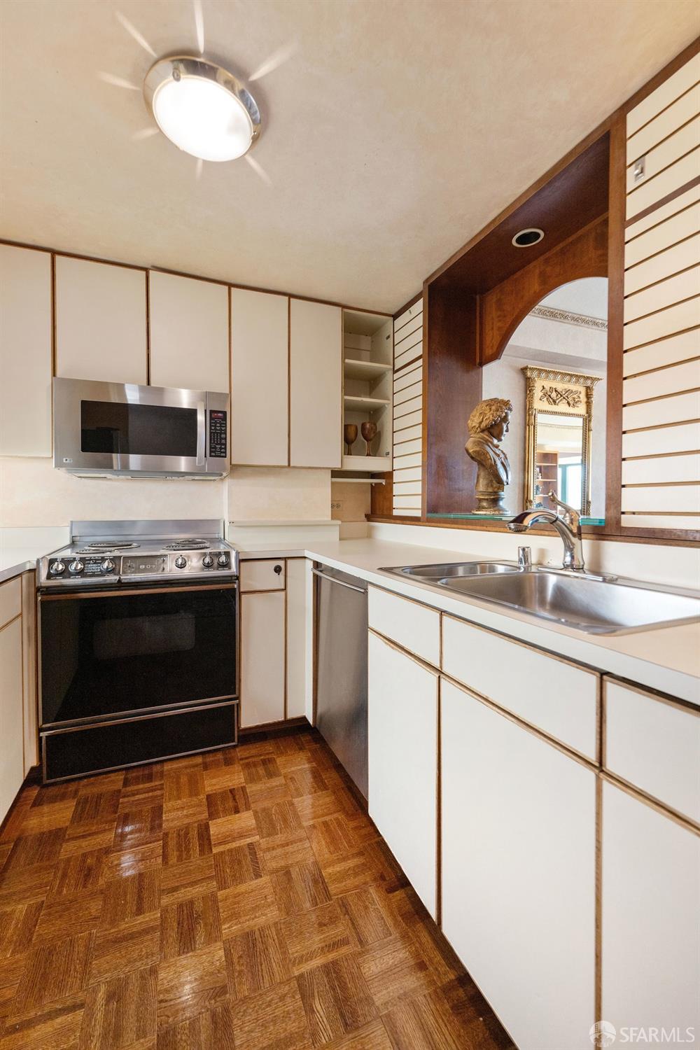 601 Van Ness Avenue # 1124