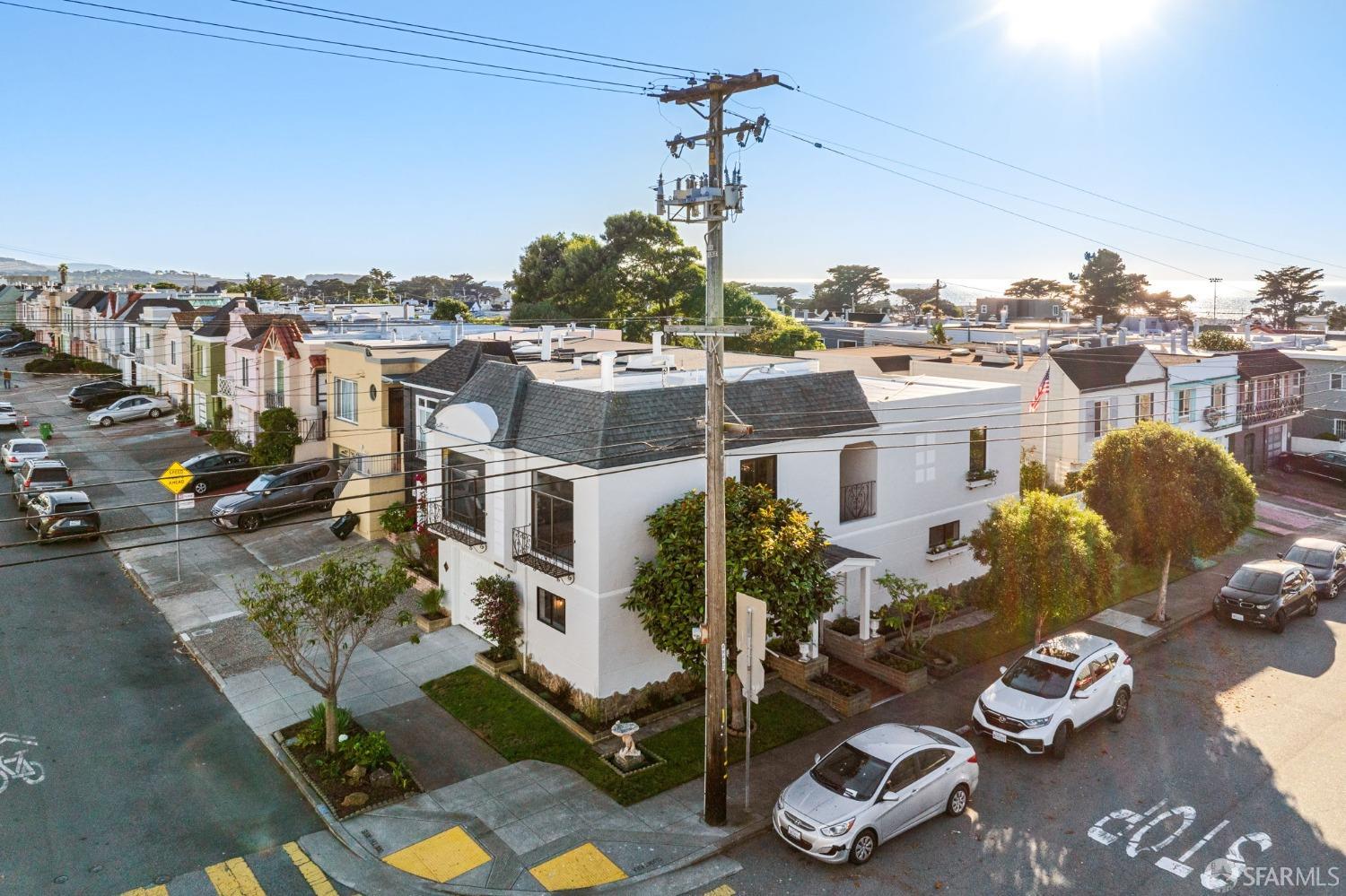 2501 Quintara Street