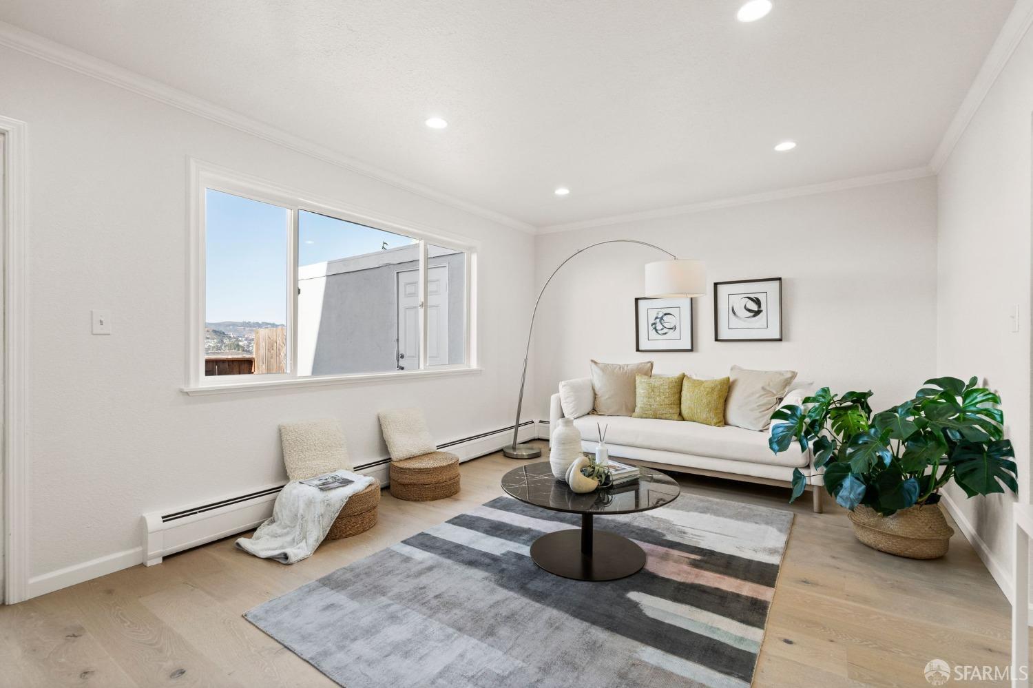 629 La Salle Avenue