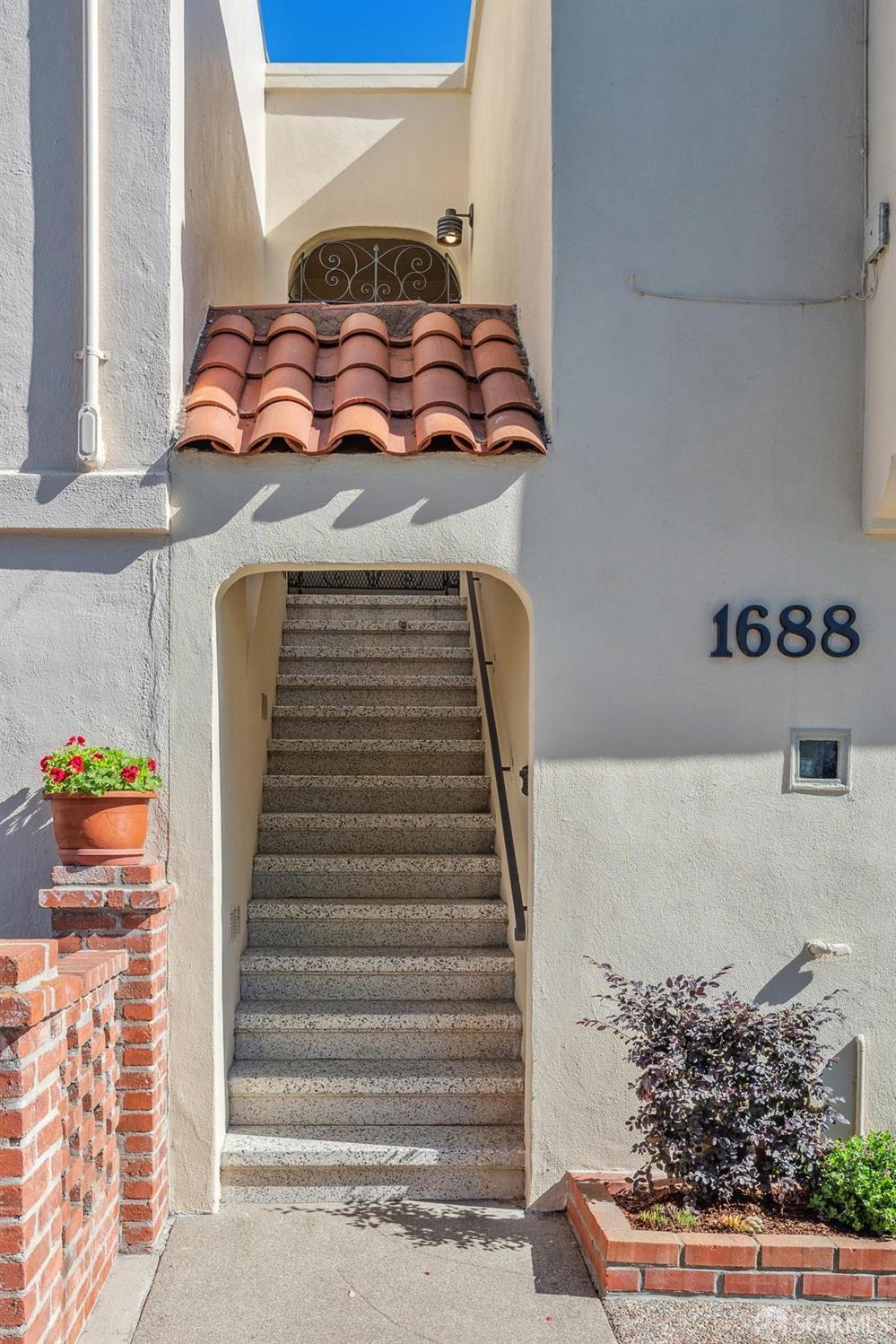 1688 42nd Avenue