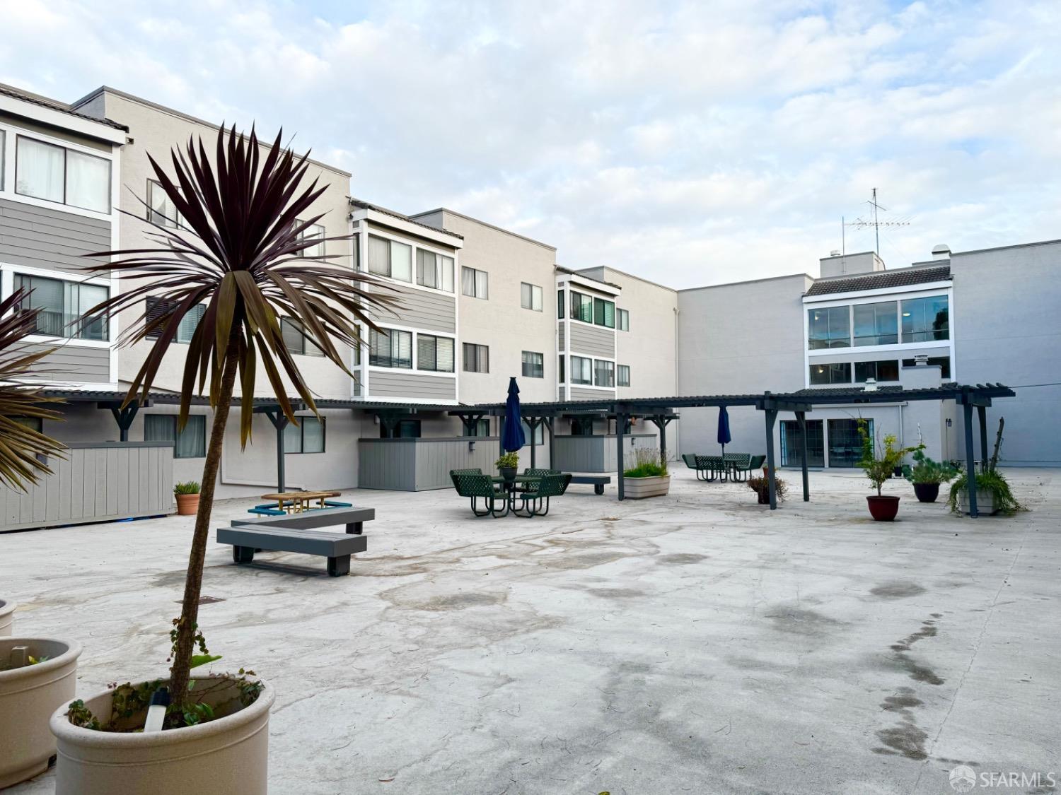 240 N Bayshore Boulevard # 203