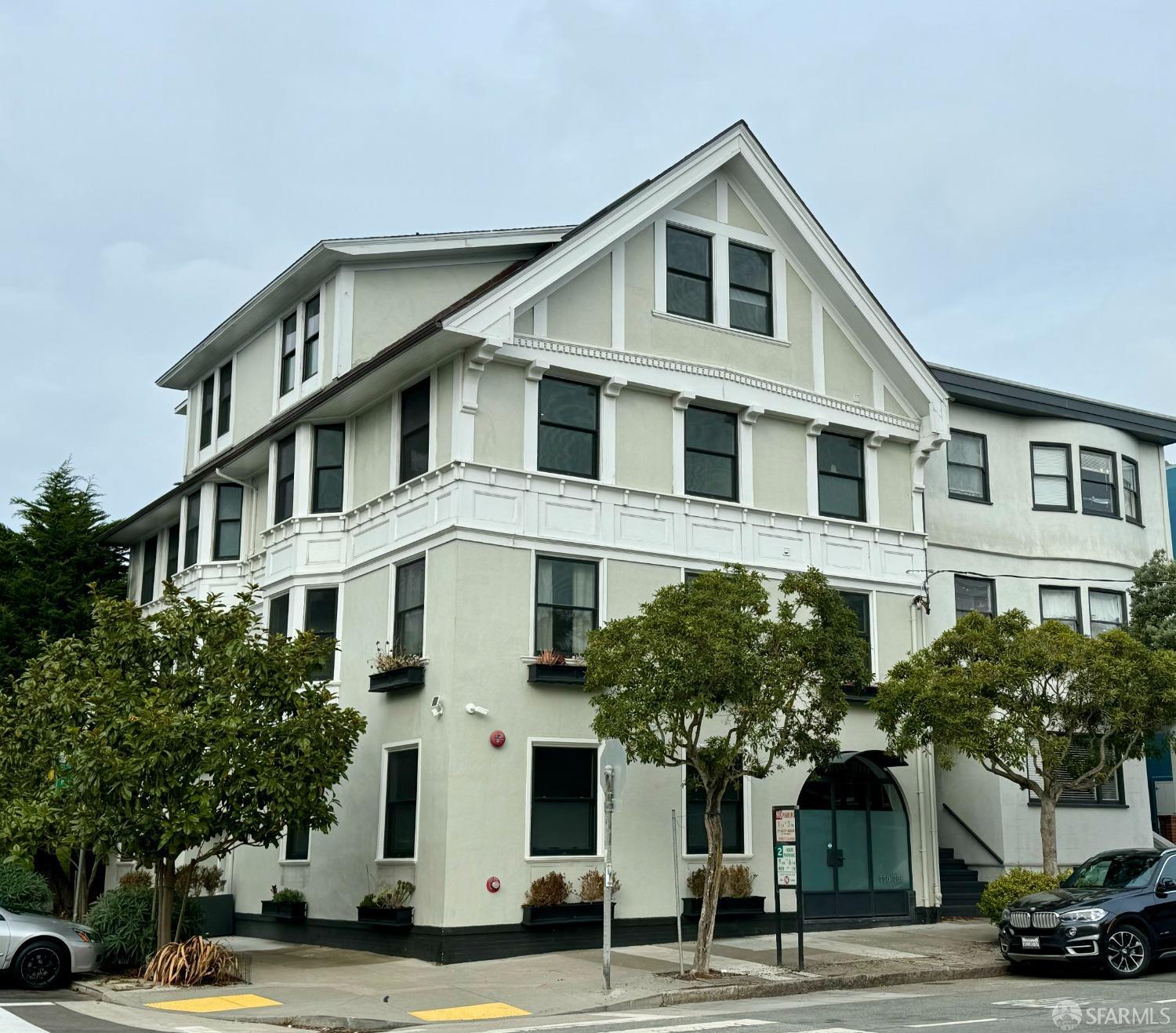 754 Lake Street