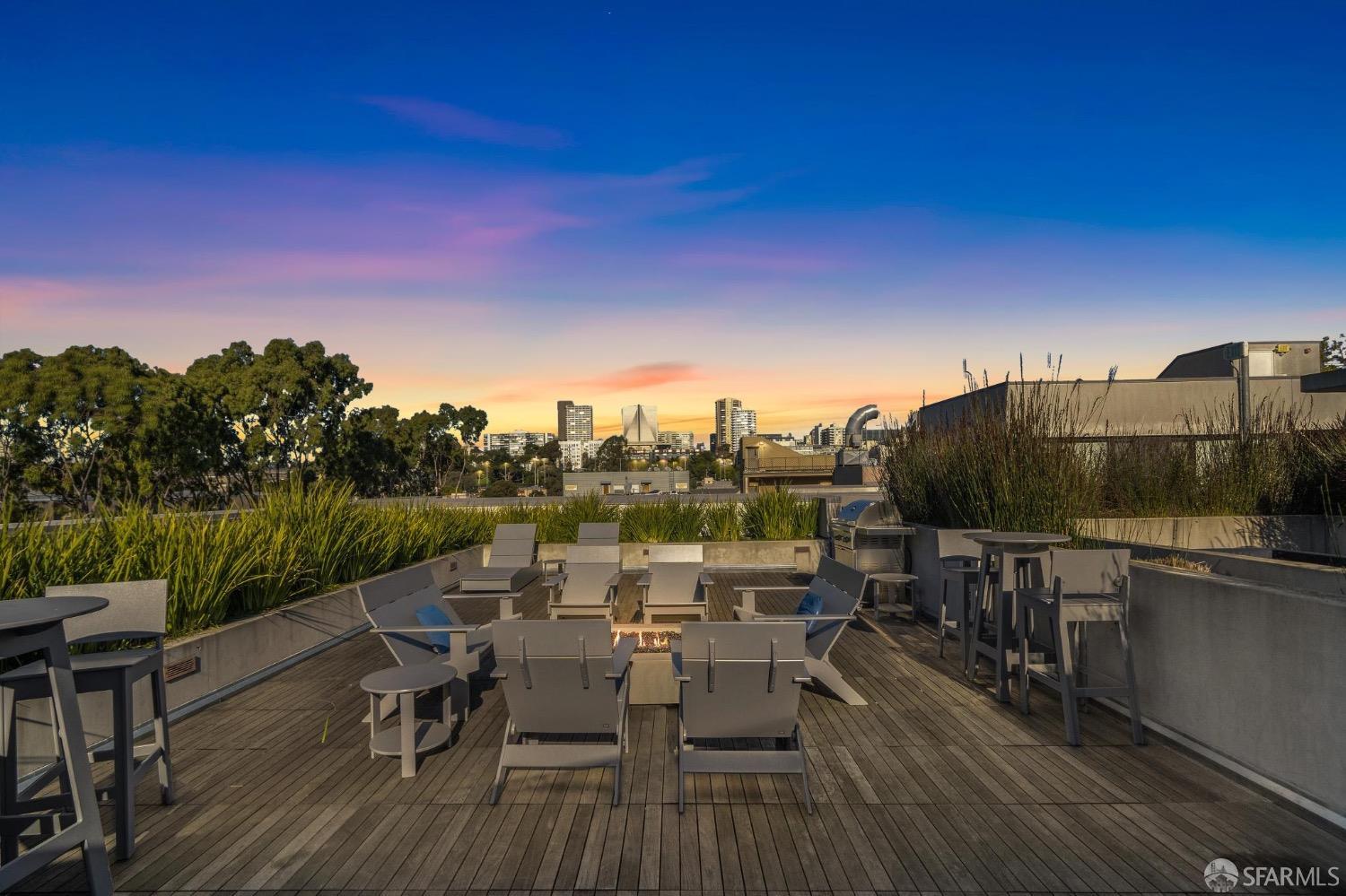 400 Grove Street # 209