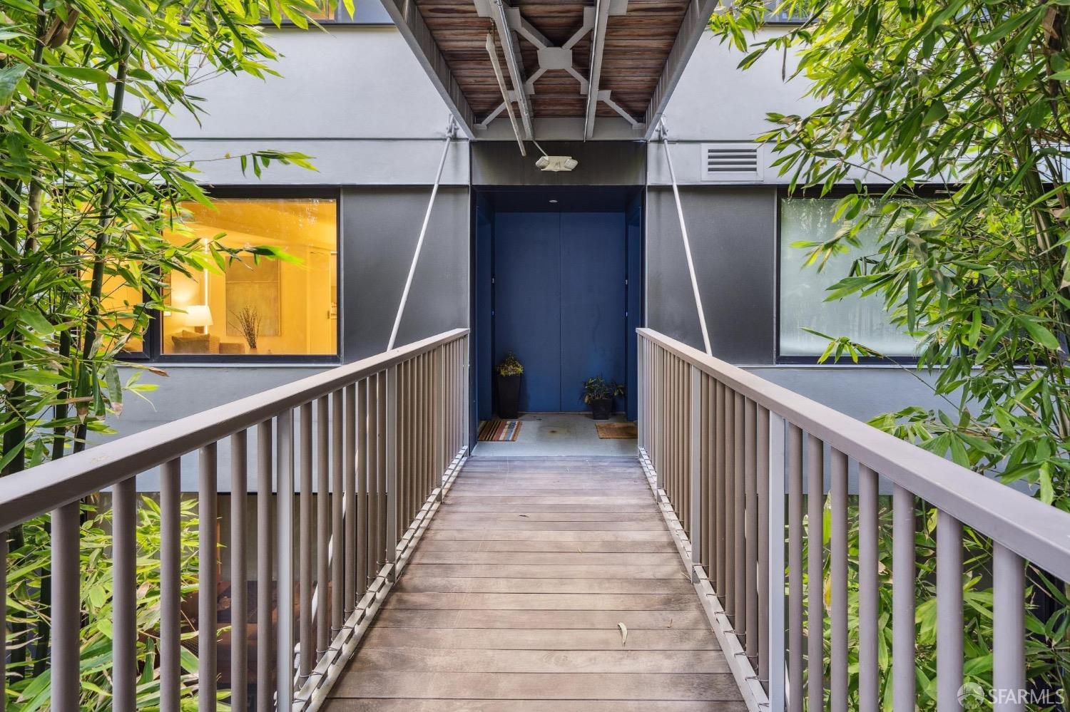 400 Grove Street # 209