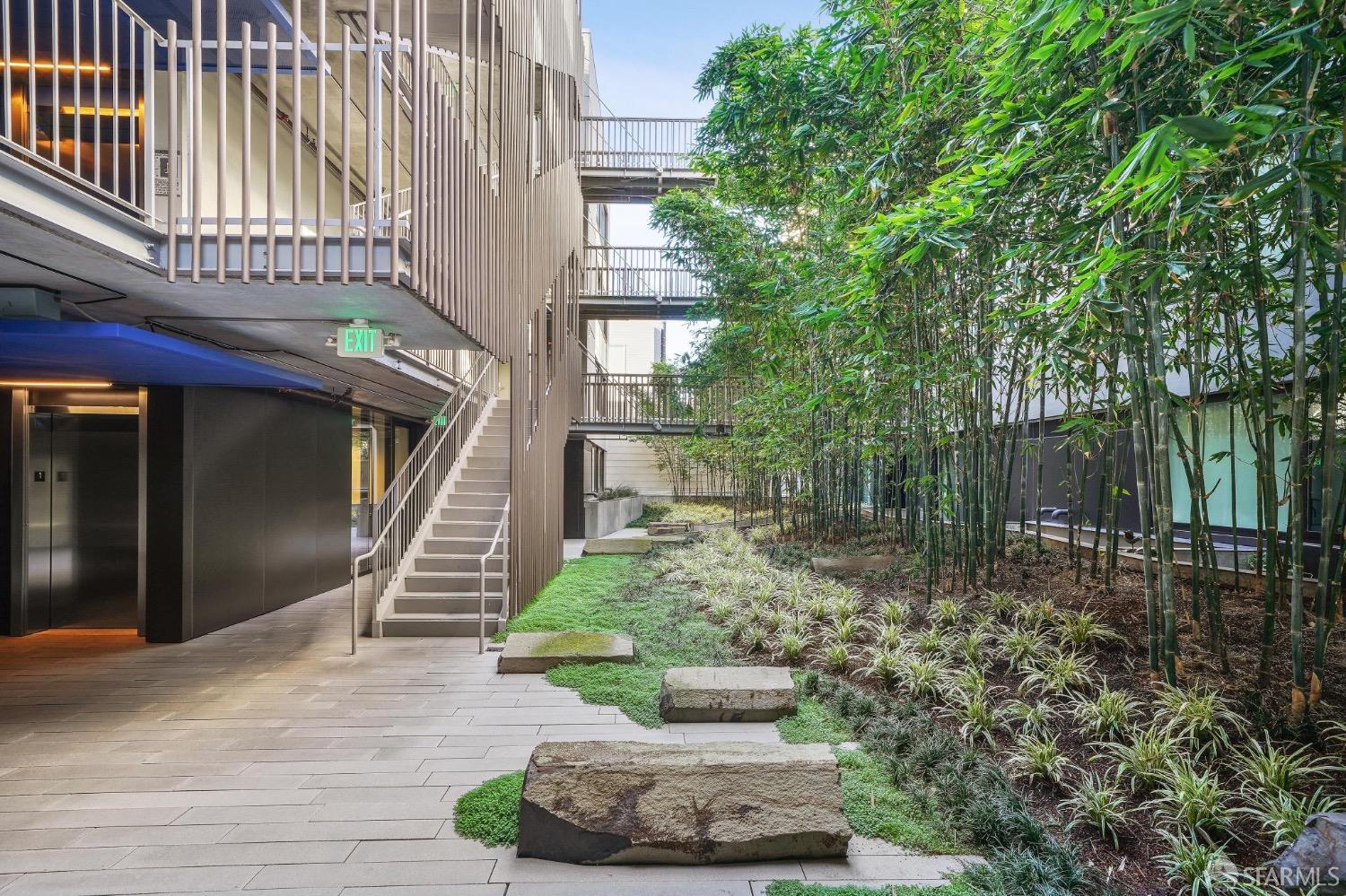 400 Grove Street # 209