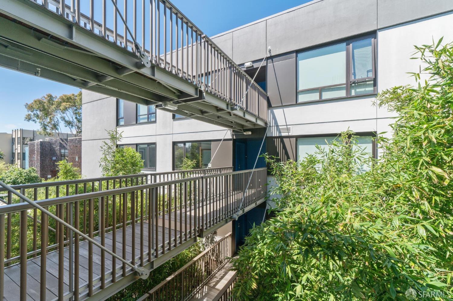 400 Grove Street # 209