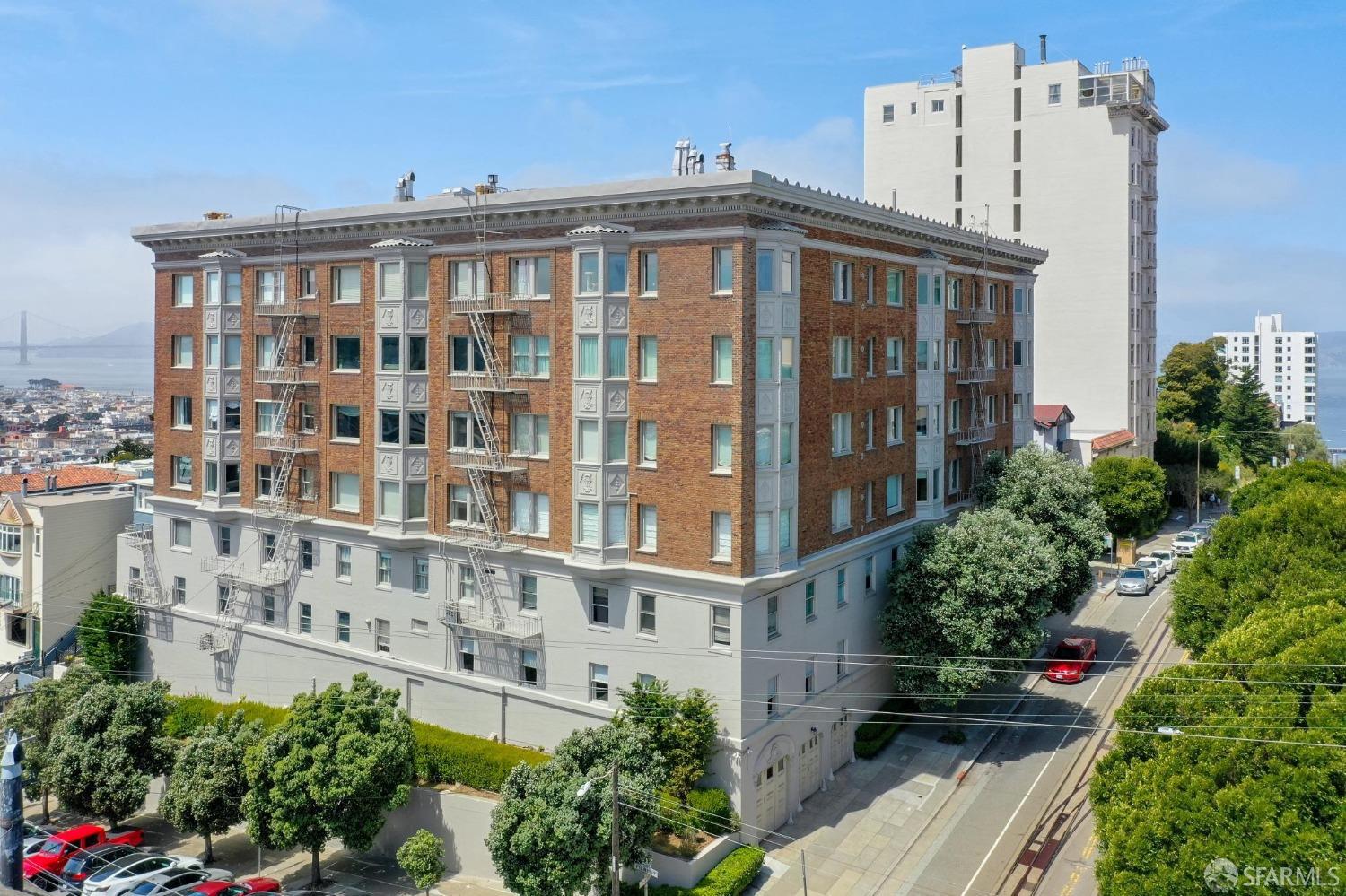 2111 Hyde Street # 403