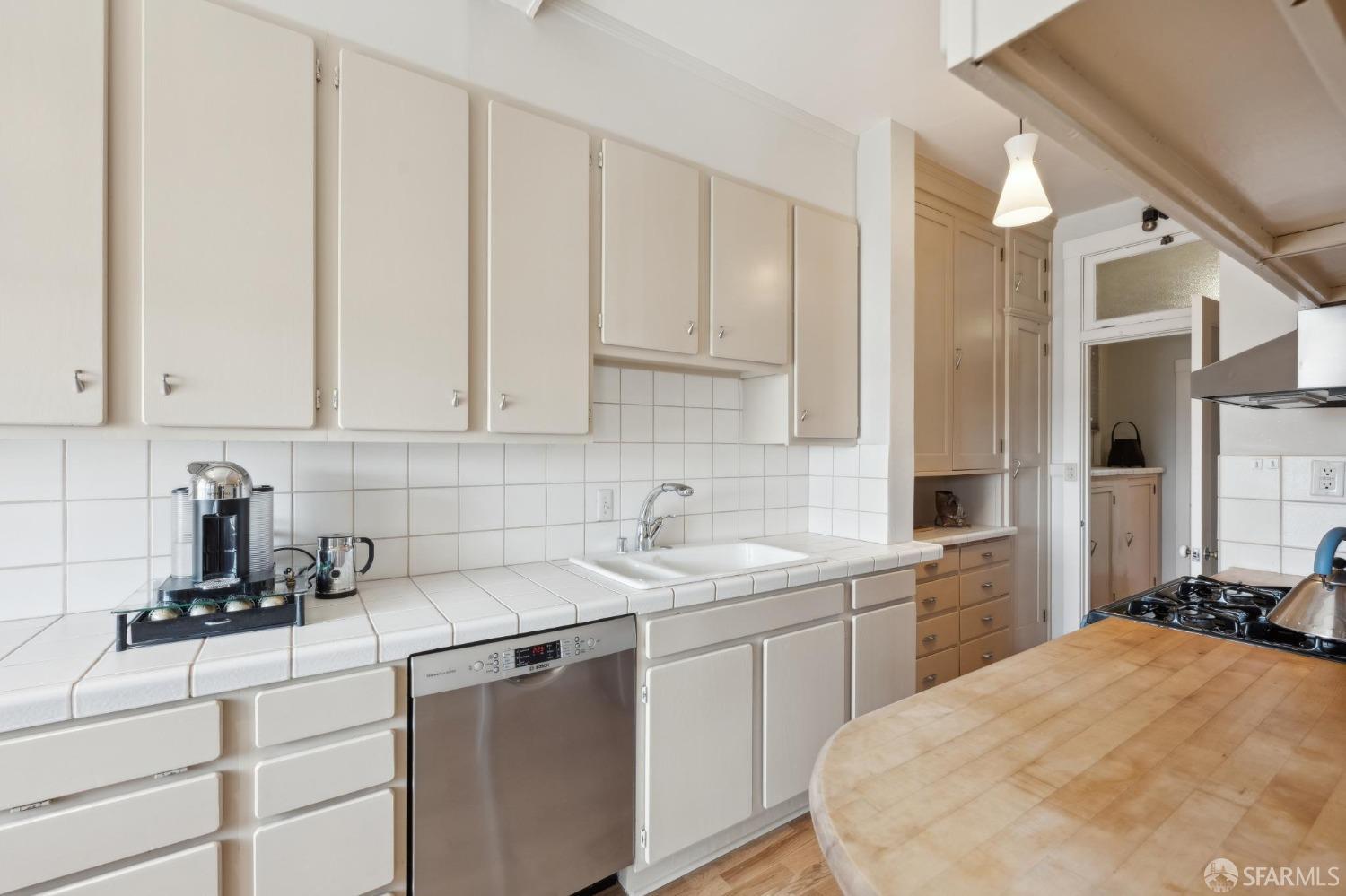 2111 Hyde Street # 403