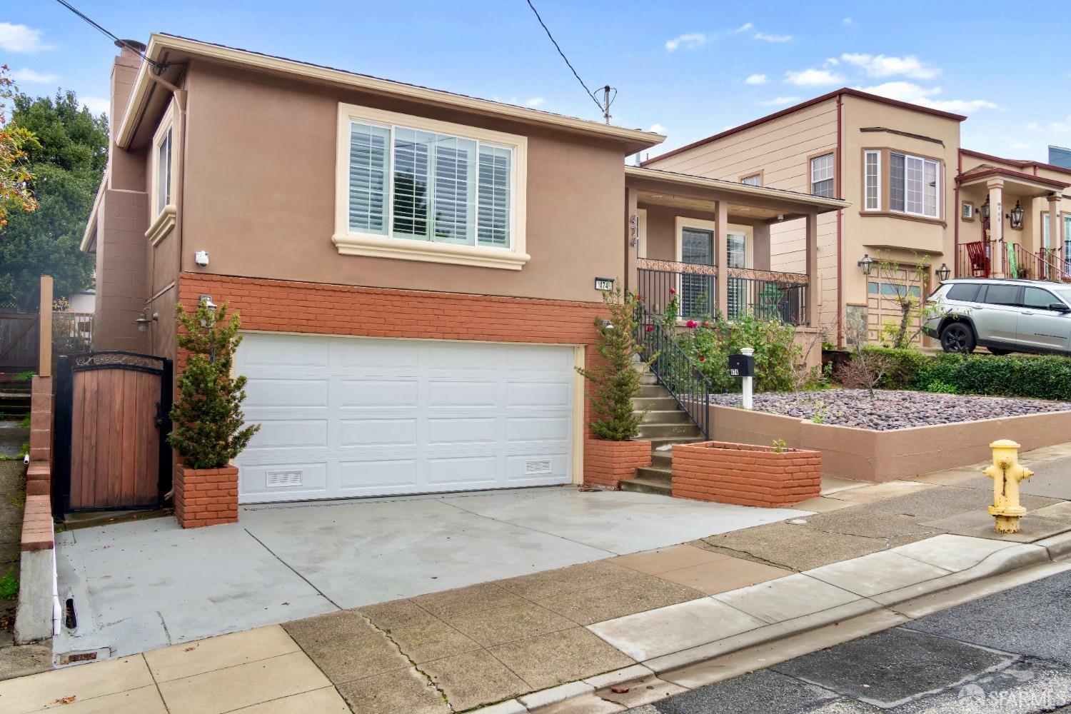474 Oak Avenue